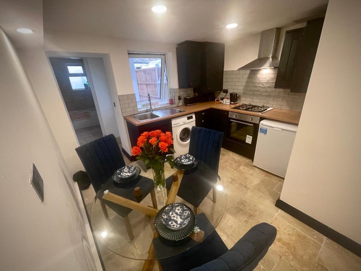2 Bedroom Cottage Gloucester City Center Exterior photo